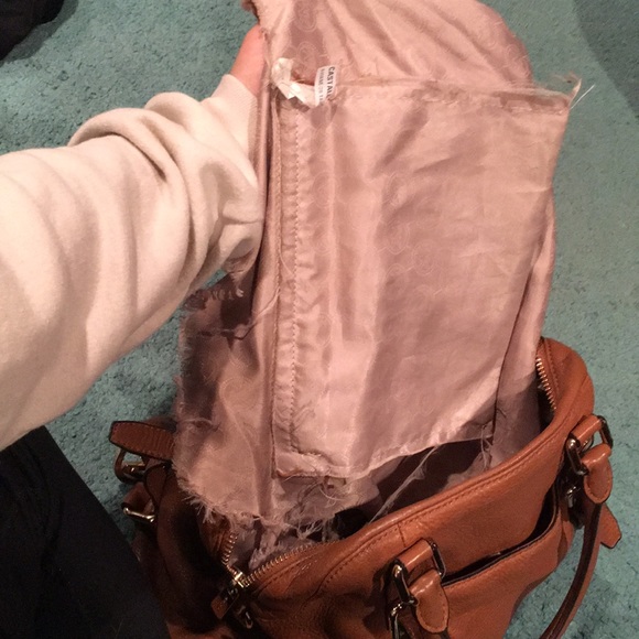 Michael Kors handbag with gold hardware - Picture 3 of 7